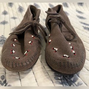 Minnetonka Gray Moccasin Booties size 9